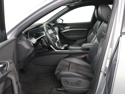 Audi e-tron Sportback 50 quattro S edition 71 kWh | SOH 90.4 | Panoramadak | Adaptive cruise | Matrix LED | Elek. Stoelen | Memory | Stoelverwarming | Camera | DAB |