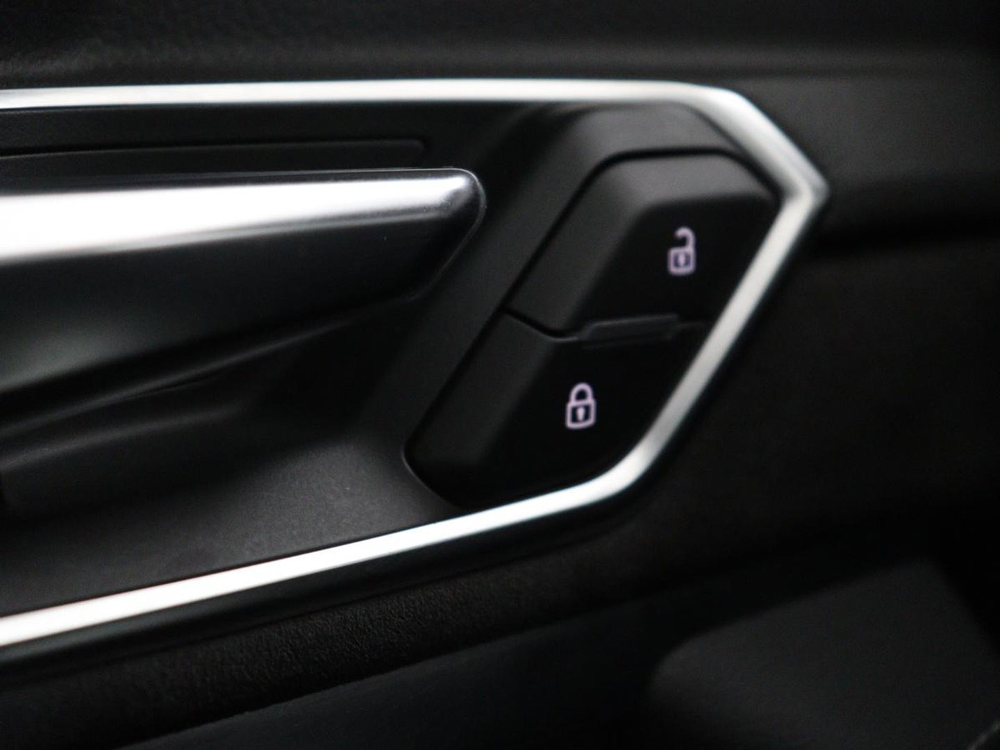Audi e-tron Sportback 50 quattro S edition 71 kWh | SOH 90.4 | Panoramadak | Adaptive cruise | Matrix LED | Elek. Stoelen | Memory | Stoelverwarming | Camera | DAB |