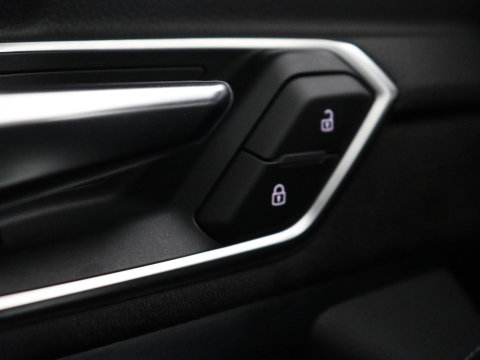 Audi e-tron Sportback 50 quattro S edition 71 kWh | SOH 90.4 | Panoramadak | Adaptive cruise | Matrix LED | Elek. Stoelen | Memory | Stoelverwarming | Camera | DAB |