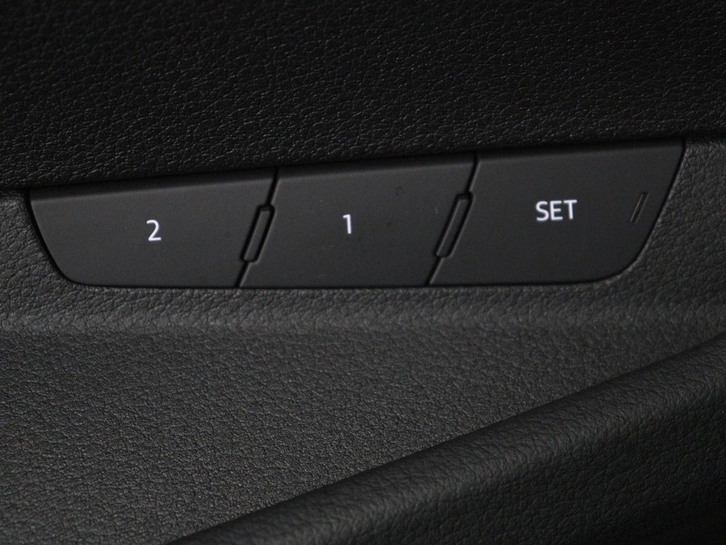 Audi e-tron Sportback 50 quattro S edition 71 kWh | SOH 90.4 | Panoramadak | Adaptive cruise | Matrix LED | Elek. Stoelen | Memory | Stoelverwarming | Camera | DAB |