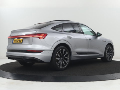Audi e-tron Sportback 50 quattro S edition 71 kWh | SOH 90.4 | Panoramadak | Adaptive cruise | Matrix LED | Elek. Stoelen | Memory | Stoelverwarming | Camera | DAB |