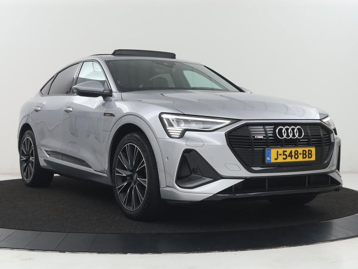 Audi e-tron Sportback 50 quattro S edition 71 kWh | SOH 90.4 | Panoramadak | Adaptive cruise | Matrix LED | Elek. Stoelen | Memory | Stoelverwarming | Camera | DAB |