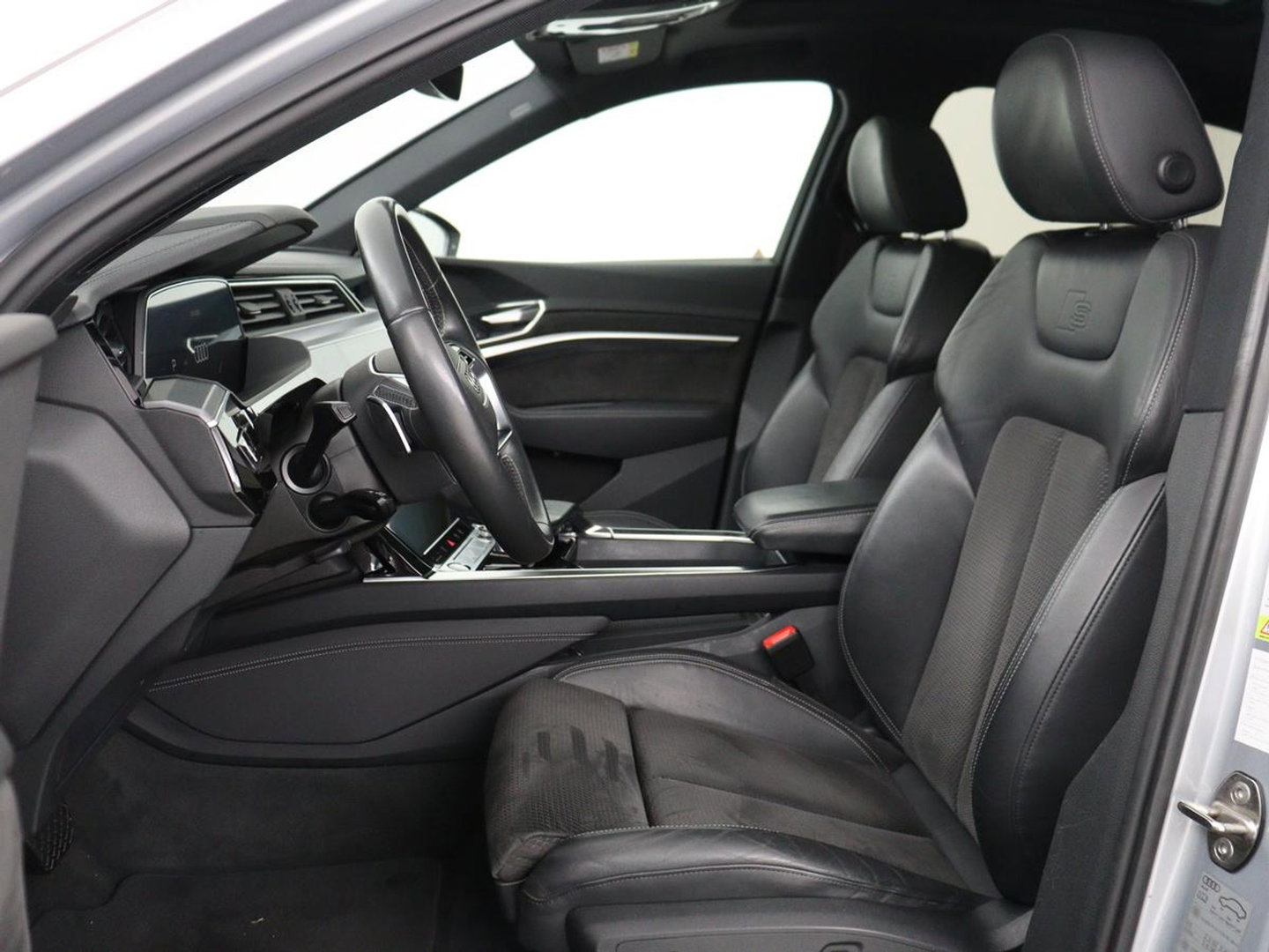 Audi e-tron Sportback 50 quattro S edition 71 kWh | SOH 90.4 | Panoramadak | Adaptive cruise | Matrix LED | Elek. Stoelen | Memory | Stoelverwarming | Camera | DAB |