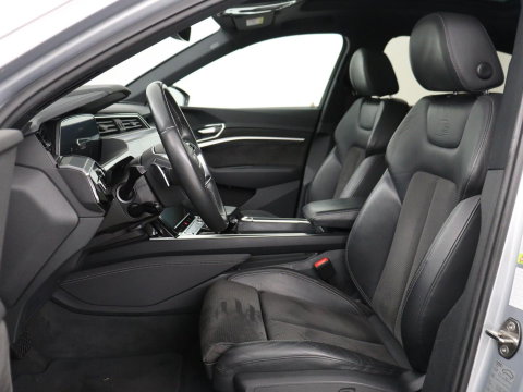 Audi e-tron Sportback 50 quattro S edition 71 kWh | SOH 90.4 | Panoramadak | Adaptive cruise | Matrix LED | Elek. Stoelen | Memory | Stoelverwarming | Camera | DAB |