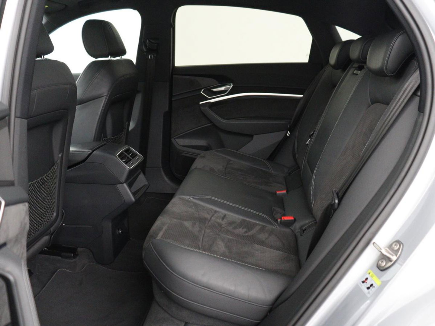 Audi e-tron Sportback 50 quattro S edition 71 kWh | SOH 90.4 | Panoramadak | Adaptive cruise | Matrix LED | Elek. Stoelen | Memory | Stoelverwarming | Camera | DAB |