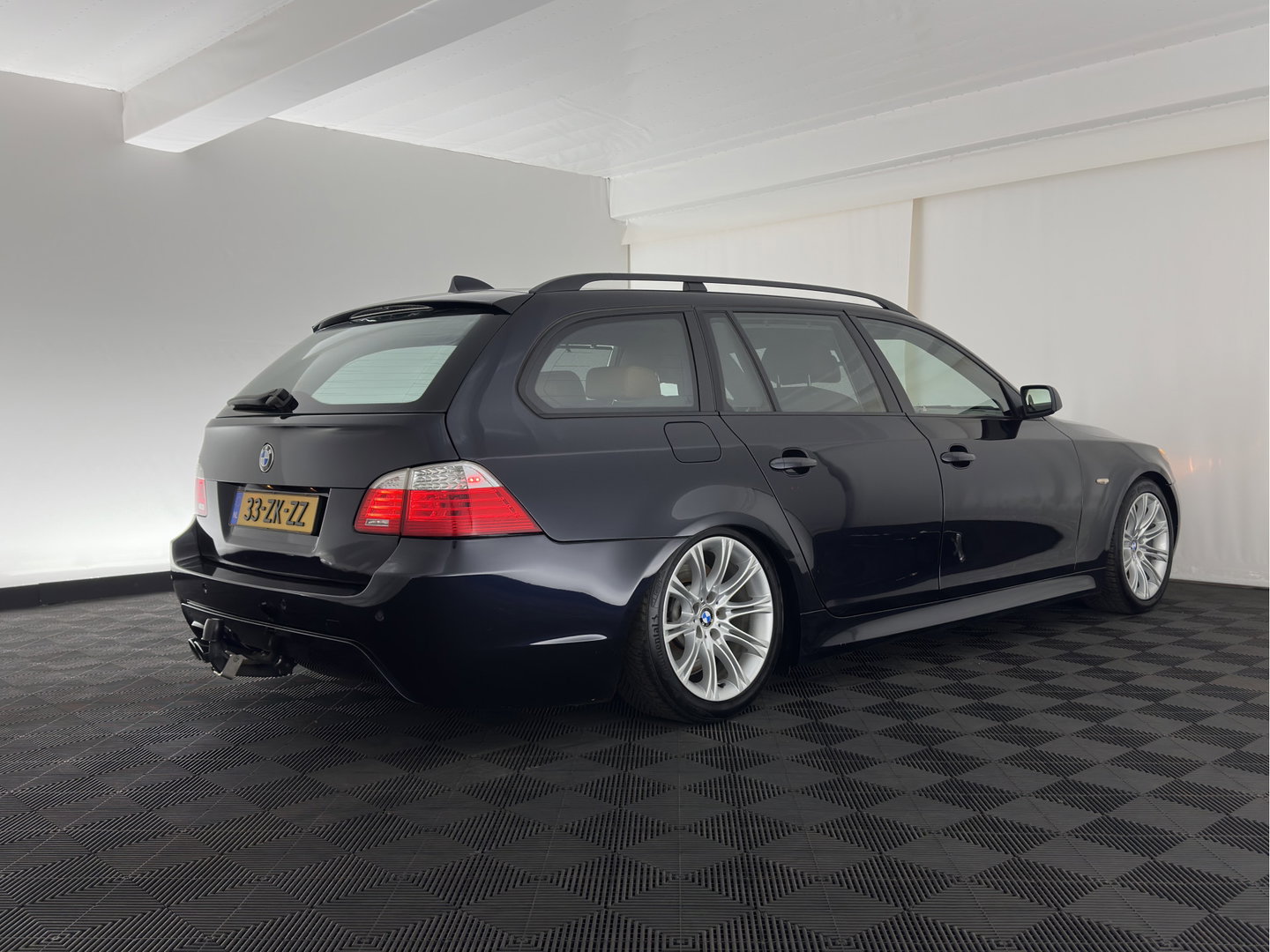 BMW 5 Serie Touring 535d M-Sportpack High Executive Aut. * PANO | LEATHER | HEATED SPORTSEATS | HIFI-SOUND | NAVI-FULLMAP | CRUISE | XENON | MEMORY-PACK | 19"ALU*