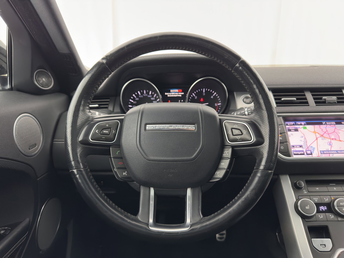 Land Rover Range Rover Evoque 2.2 TD4 4WD Prestige *PANO | LEATHER | XENON | MEMORY-PACK | NAVI-FULLMAP | MERIDIAN-AUDIO | CAMERA | HEATED-SPORTSEATS | PRIVACY-GLASS | ECC | PDC | CRUISE | TOWBAR | 20''ALU*