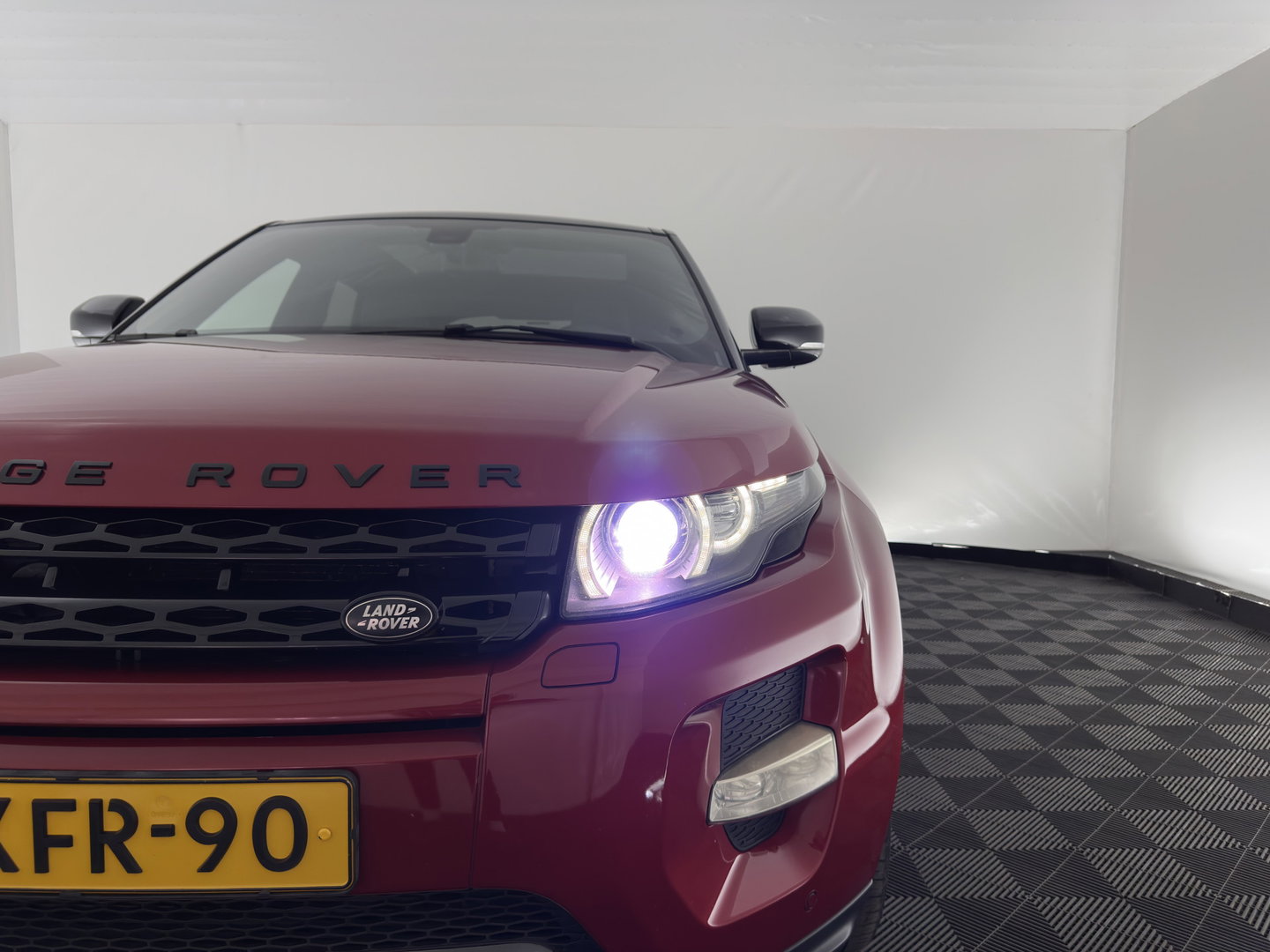 Land Rover Range Rover Evoque 2.2 TD4 4WD Prestige *PANO | LEATHER | XENON | MEMORY-PACK | NAVI-FULLMAP | MERIDIAN-AUDIO | CAMERA | HEATED-SPORTSEATS | PRIVACY-GLASS | ECC | PDC | CRUISE | TOWBAR | 20''ALU*