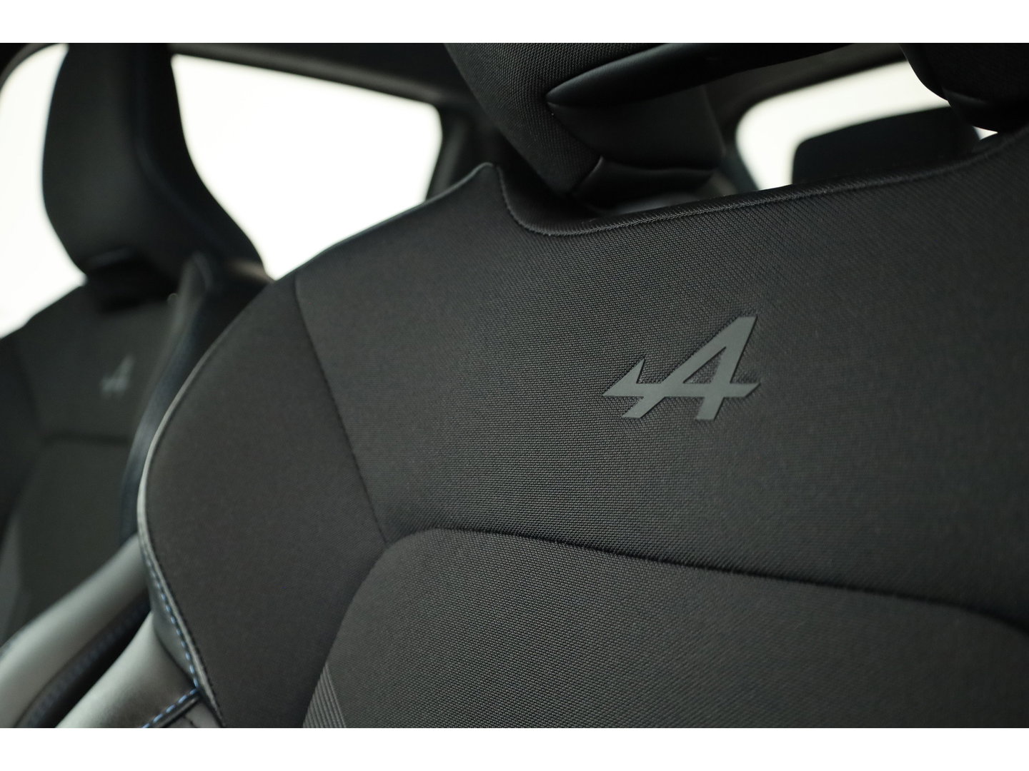 Renault Clio 1.6 E-Tech Full Hybrid 145 esprit Alpine | Orgi. NL | Adapt. Cruise | Camera + PDC | Apple CarPlay + NAV | Dodehoek. | 17'' |