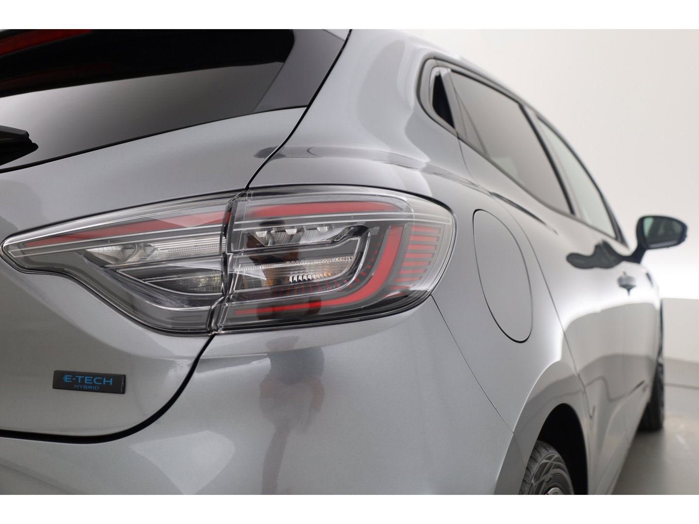 Renault Clio 1.6 E-Tech Full Hybrid 145 esprit Alpine | Orgi. NL | Adapt. Cruise | Camera + PDC | Apple CarPlay + NAV | Dodehoek. | 17'' |