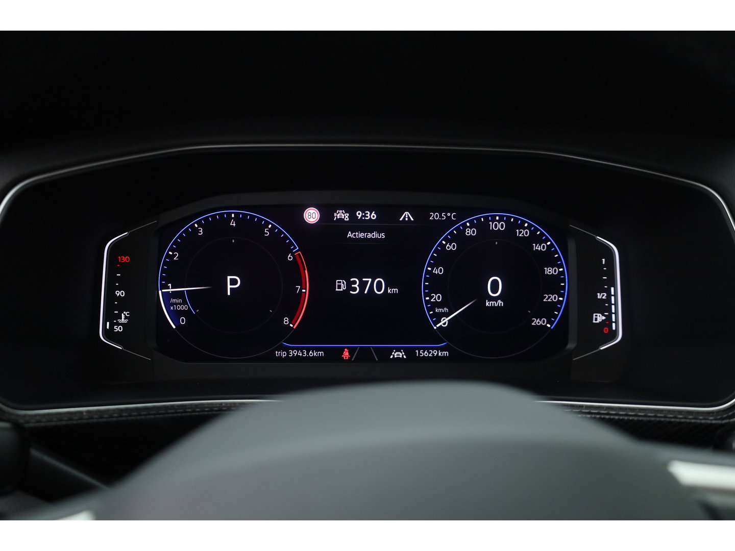 Volkswagen T-Cross 1.0 TSI R-Line DSG | IQ. Light | Apple CarPlay | Camera + PDC | Adapt. Cruise | 18'' | Digi. Cockpit |