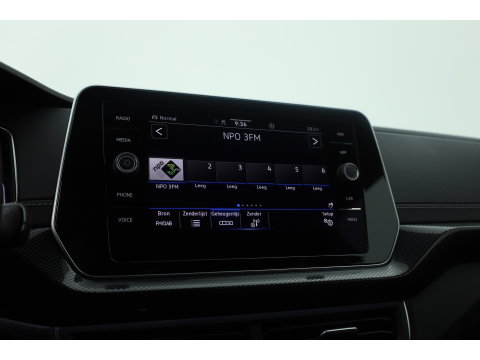Volkswagen T-Cross 1.0 TSI R-Line DSG | IQ. Light | Apple CarPlay | Camera + PDC | Adapt. Cruise | 18'' | Digi. Cockpit |