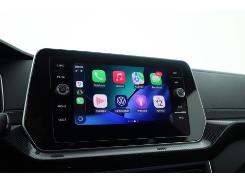 Volkswagen T-Cross 1.0 TSI R-Line DSG | IQ. Light | Apple CarPlay | Camera + PDC | Adapt. Cruise | 18'' | Digi. Cockpit |