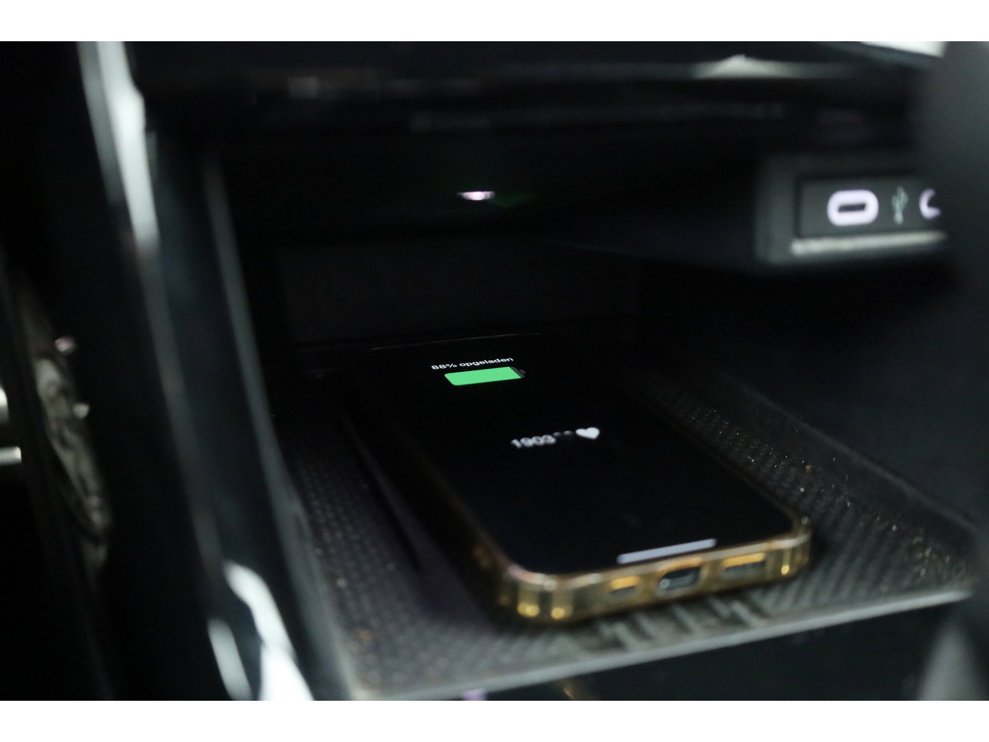 Volkswagen T-Cross 1.0 TSI R-Line DSG | IQ. Light | Apple CarPlay | Camera + PDC | Adapt. Cruise | 18'' | Digi. Cockpit |