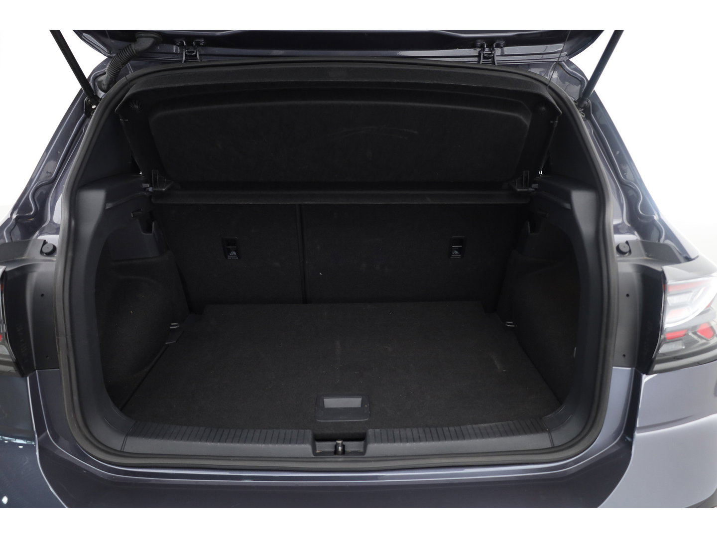 Volkswagen T-Cross 1.0 TSI R-Line DSG | IQ. Light | Apple CarPlay | Camera + PDC | Adapt. Cruise | 18'' | Digi. Cockpit |