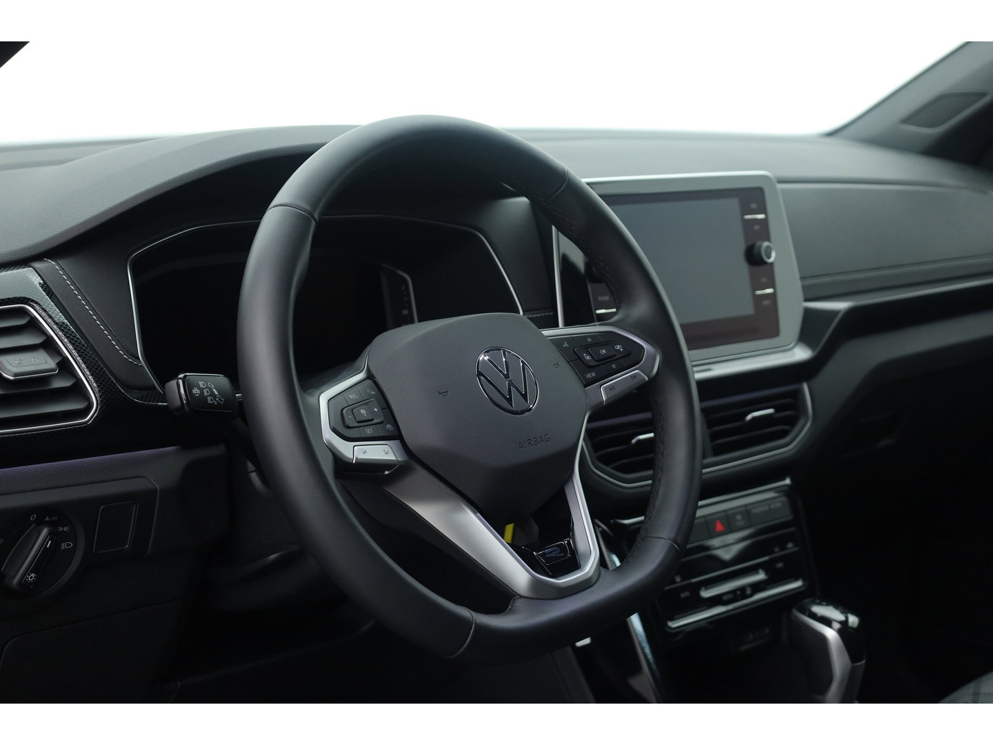 Volkswagen T-Cross 1.0 TSI R-Line DSG | IQ. Light | Apple CarPlay | Camera + PDC | Adapt. Cruise | 18'' | Digi. Cockpit |