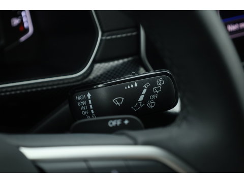 Volkswagen T-Cross 1.0 TSI R-Line DSG | IQ. Light | Apple CarPlay | Camera + PDC | Adapt. Cruise | 18'' | Digi. Cockpit |