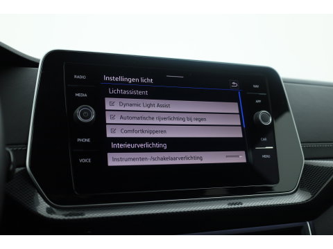 Volkswagen T-Cross 1.0 TSI R-Line DSG | IQ. Light | Apple CarPlay | Camera + PDC | Adapt. Cruise | 18'' | Digi. Cockpit |