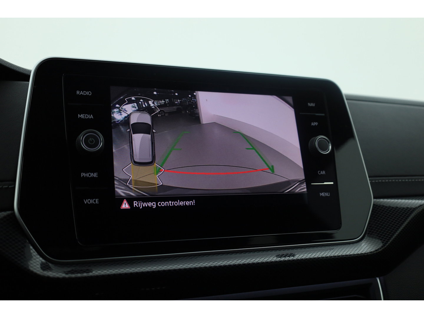 Volkswagen T-Cross 1.0 TSI R-Line DSG | IQ. Light | Apple CarPlay | Camera + PDC | Adapt. Cruise | 18'' | Digi. Cockpit |