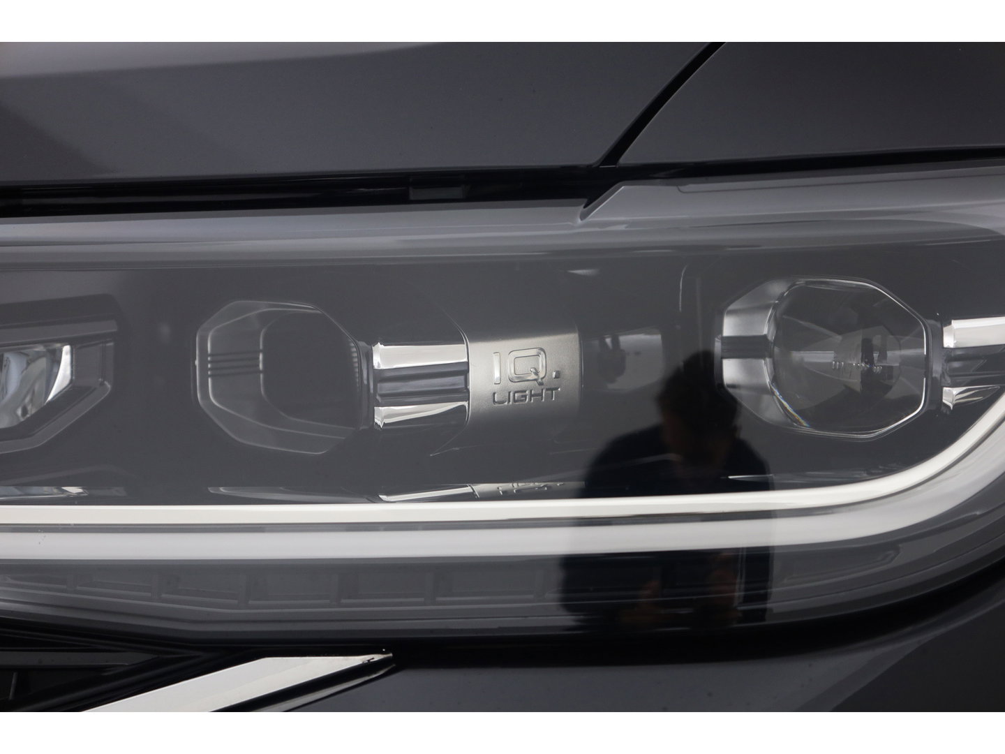 Volkswagen T-Cross 1.0 TSI R-Line DSG | IQ. Light | Apple CarPlay | Camera + PDC | Adapt. Cruise | 18'' | Digi. Cockpit |