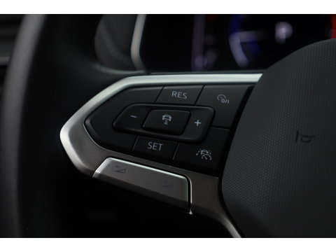 Volkswagen T-Cross 1.0 TSI R-Line DSG | IQ. Light | Apple CarPlay | Camera + PDC | Adapt. Cruise | 18'' | Digi. Cockpit |