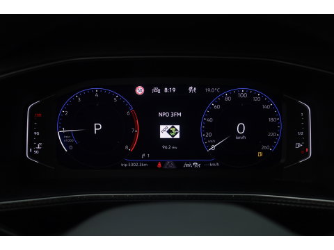 Volkswagen T-Cross 1.0 TSI R-Line DSG | IQ. Light | Apple CarPlay | Camera + PDC | Adapt. Cruise | 18'' | Digi. Cockpit |