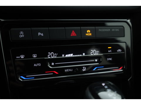 Volkswagen T-Cross 1.0 TSI R-Line DSG | IQ. Light | Apple CarPlay | Camera + PDC | Adapt. Cruise | 18'' | Digi. Cockpit |