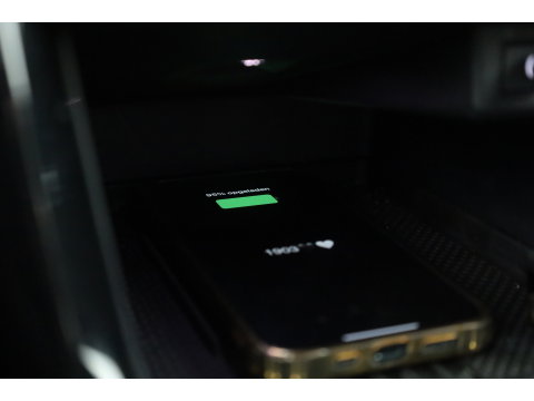 Volkswagen T-Cross 1.0 TSI R-Line DSG | IQ. Light | Apple CarPlay | Camera + PDC | Adapt. Cruise | 18'' | Digi. Cockpit |