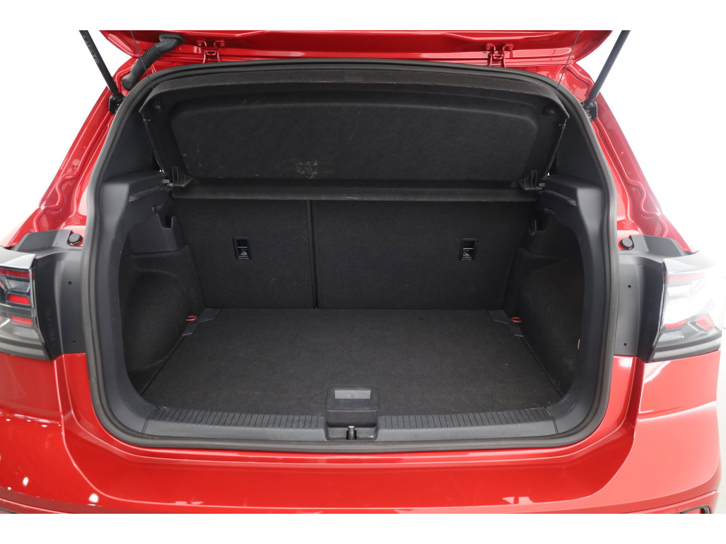 Volkswagen T-Cross 1.0 TSI R-Line DSG | IQ. Light | Apple CarPlay | Camera + PDC | Adapt. Cruise | 18'' | Digi. Cockpit |