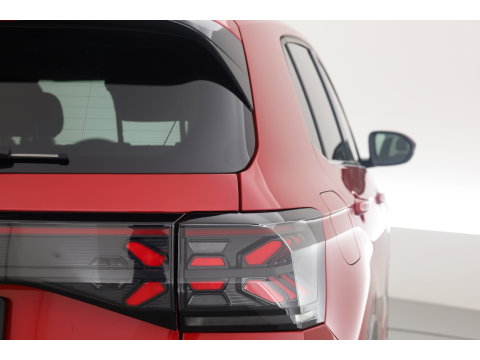 Volkswagen T-Cross 1.0 TSI R-Line DSG | IQ. Light | Apple CarPlay | Camera + PDC | Adapt. Cruise | 18'' | Digi. Cockpit |