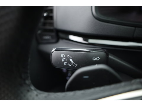 Škoda Karoq 1.5 TSI ACT Sportline Business | Pano | Adapt. Cruise | Navi | CarPlay | Stoel-Stuurverw. | DAB | PDC A
