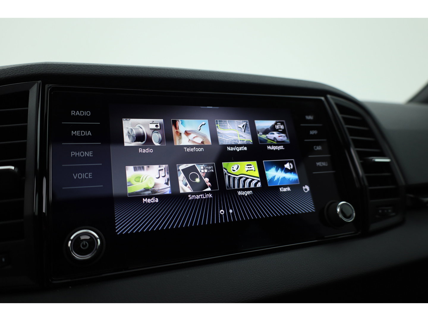 Škoda Karoq 1.5 TSI ACT Sportline Business | Pano | Adapt. Cruise | Navi | CarPlay | Stoel-Stuurverw. | DAB | PDC A
