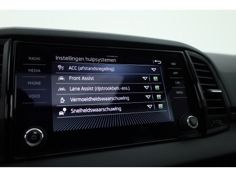 Škoda Karoq 1.5 TSI ACT Sportline Business | Pano | Adapt. Cruise | Navi | CarPlay | Stoel-Stuurverw. | DAB | PDC A