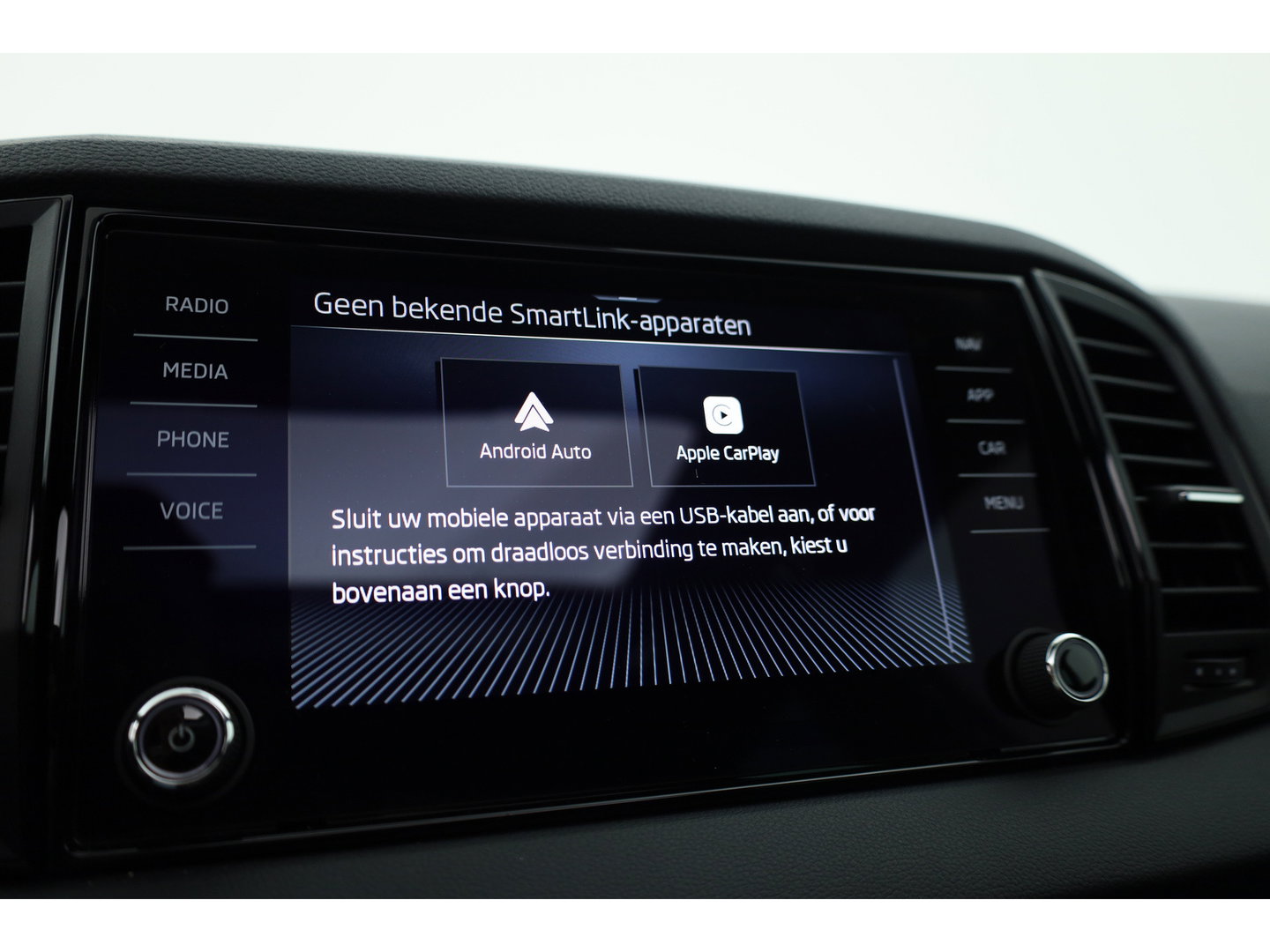 Škoda Karoq 1.5 TSI ACT Sportline Business | Pano | Adapt. Cruise | Navi | CarPlay | Stoel-Stuurverw. | DAB | PDC A