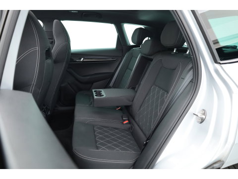 Škoda Karoq 1.5 TSI ACT Sportline Business | Pano | Adapt. Cruise | Navi | CarPlay | Stoel-Stuurverw. | DAB | PDC A