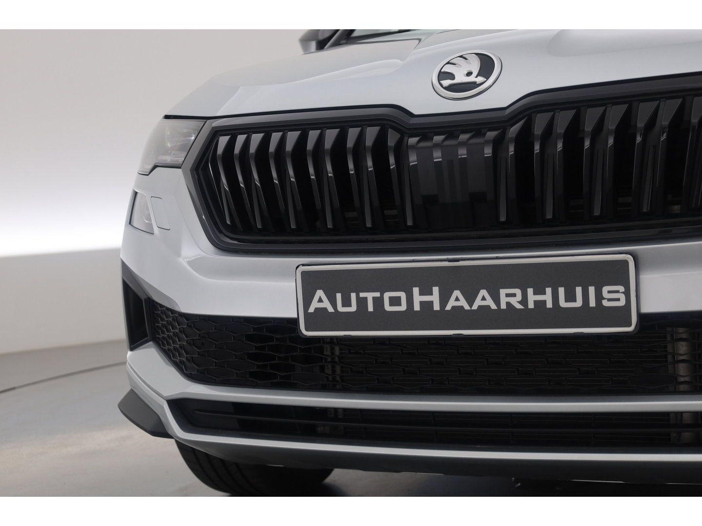 Škoda Karoq 1.5 TSI ACT Sportline Business | Pano | Adapt. Cruise | Navi | CarPlay | Stoel-Stuurverw. | DAB | PDC A
