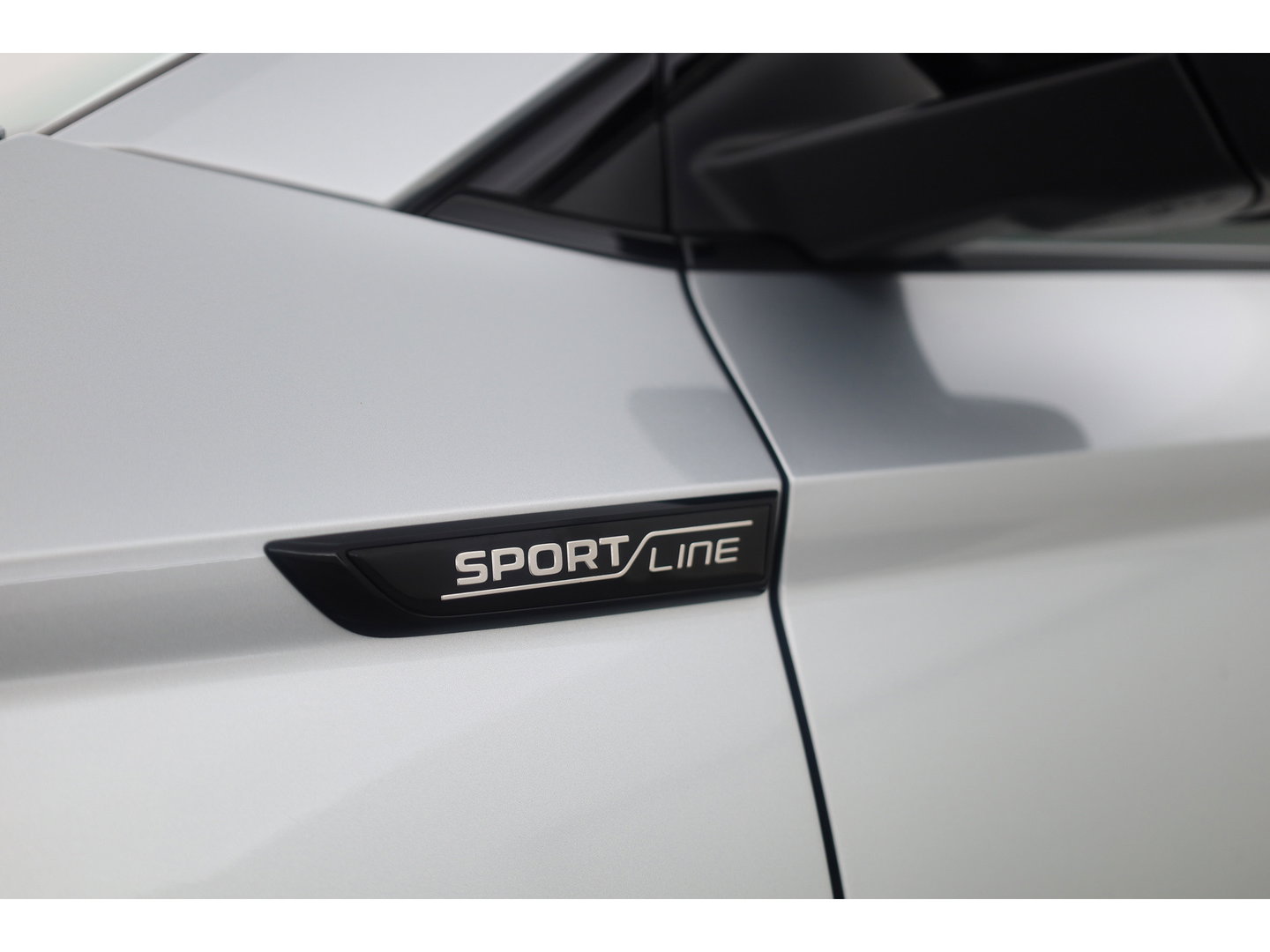 Škoda Karoq 1.5 TSI ACT Sportline Business | Pano | Adapt. Cruise | Navi | CarPlay | Stoel-Stuurverw. | DAB | PDC A