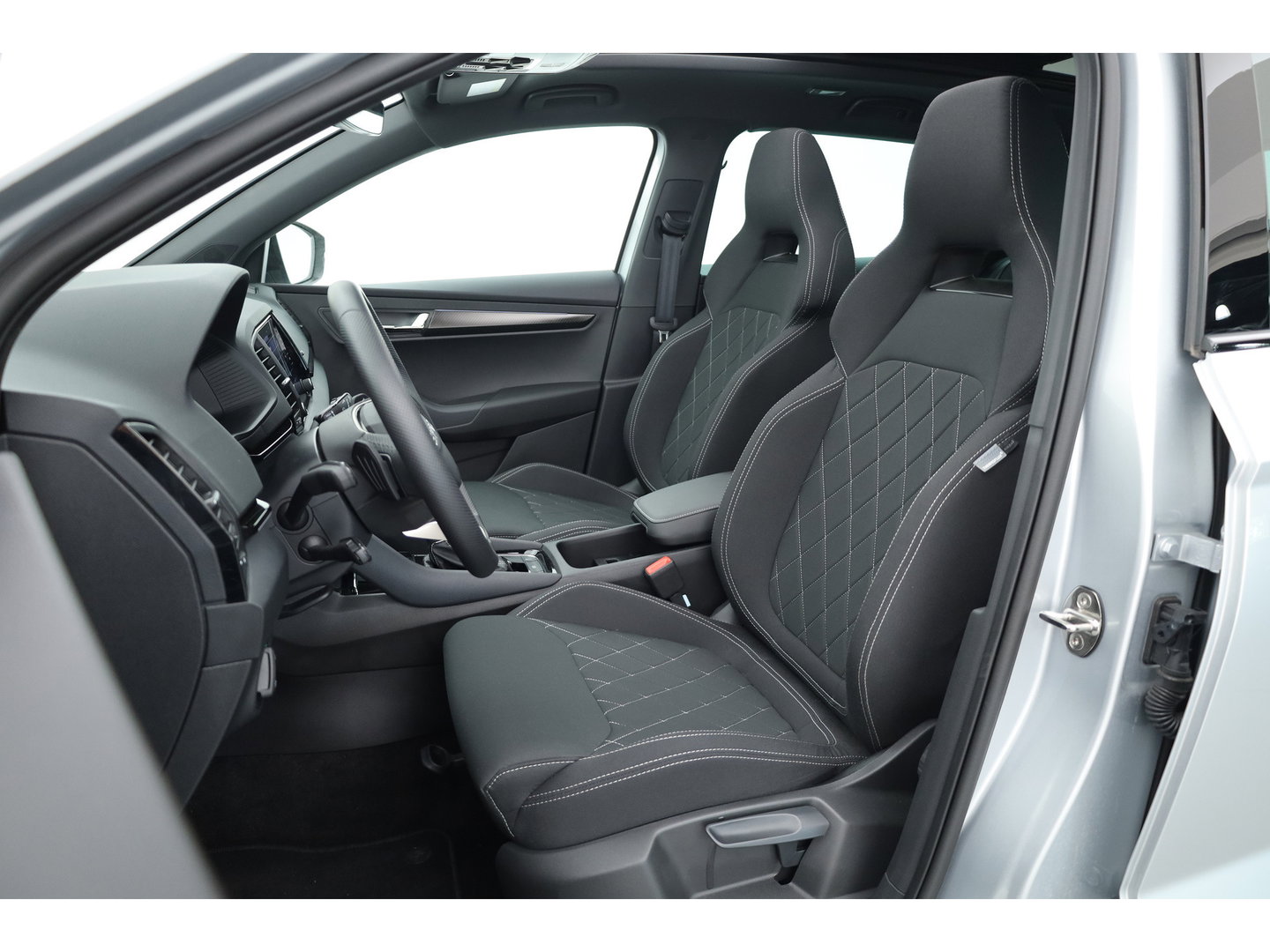 Škoda Karoq 1.5 TSI ACT Sportline Business | Pano | Adapt. Cruise | Navi | CarPlay | Stoel-Stuurverw. | DAB | PDC A
