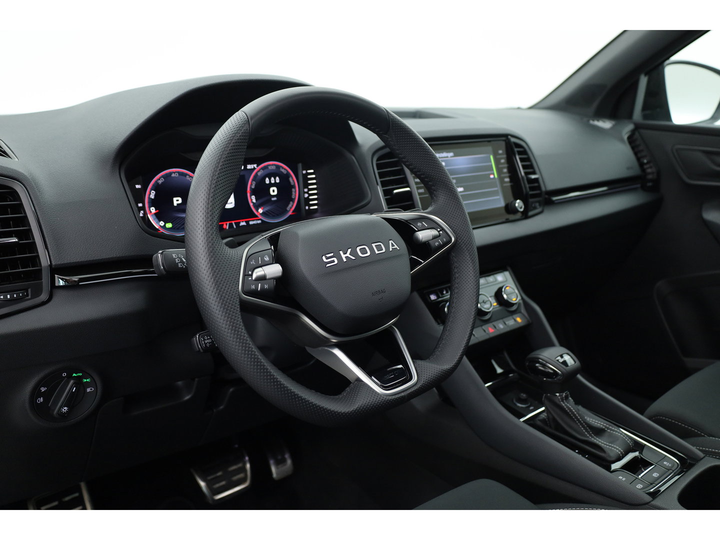 Škoda Karoq 1.5 TSI ACT Sportline Business | Pano | Adapt. Cruise | Navi | CarPlay | Stoel-Stuurverw. | DAB | PDC A
