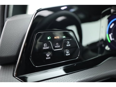 Volkswagen Golf 1.4 eHybrid GTE | SOH 95,5% | Pano | CarPlay | IQ. Light | Adapt. Cruise | Camera | Navi | 18"