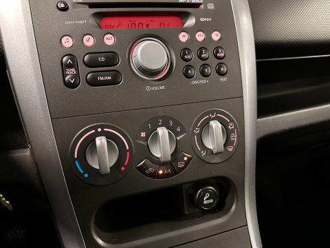 Suzuki Splash 1.2 Exclusive | Trekhaak | Airconditioning | Radio CD-Speler | Centrale Deurvergrendeling | Isofix | Elektrische Ramen