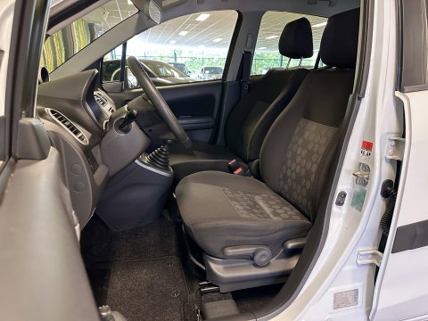 Suzuki Splash 1.2 Exclusive | Trekhaak | Airconditioning | Radio CD-Speler | Centrale Deurvergrendeling | Isofix | Elektrische Ramen