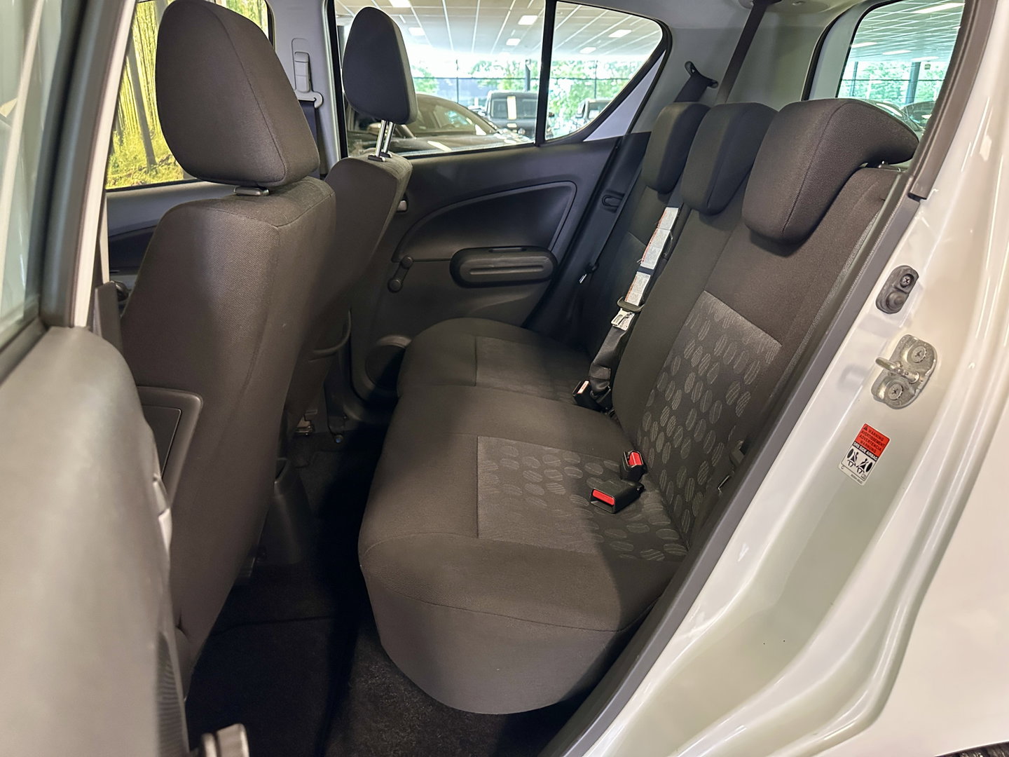 Suzuki Splash 1.2 Exclusive | Trekhaak | Airconditioning | Radio CD-Speler | Centrale Deurvergrendeling | Isofix | Elektrische Ramen