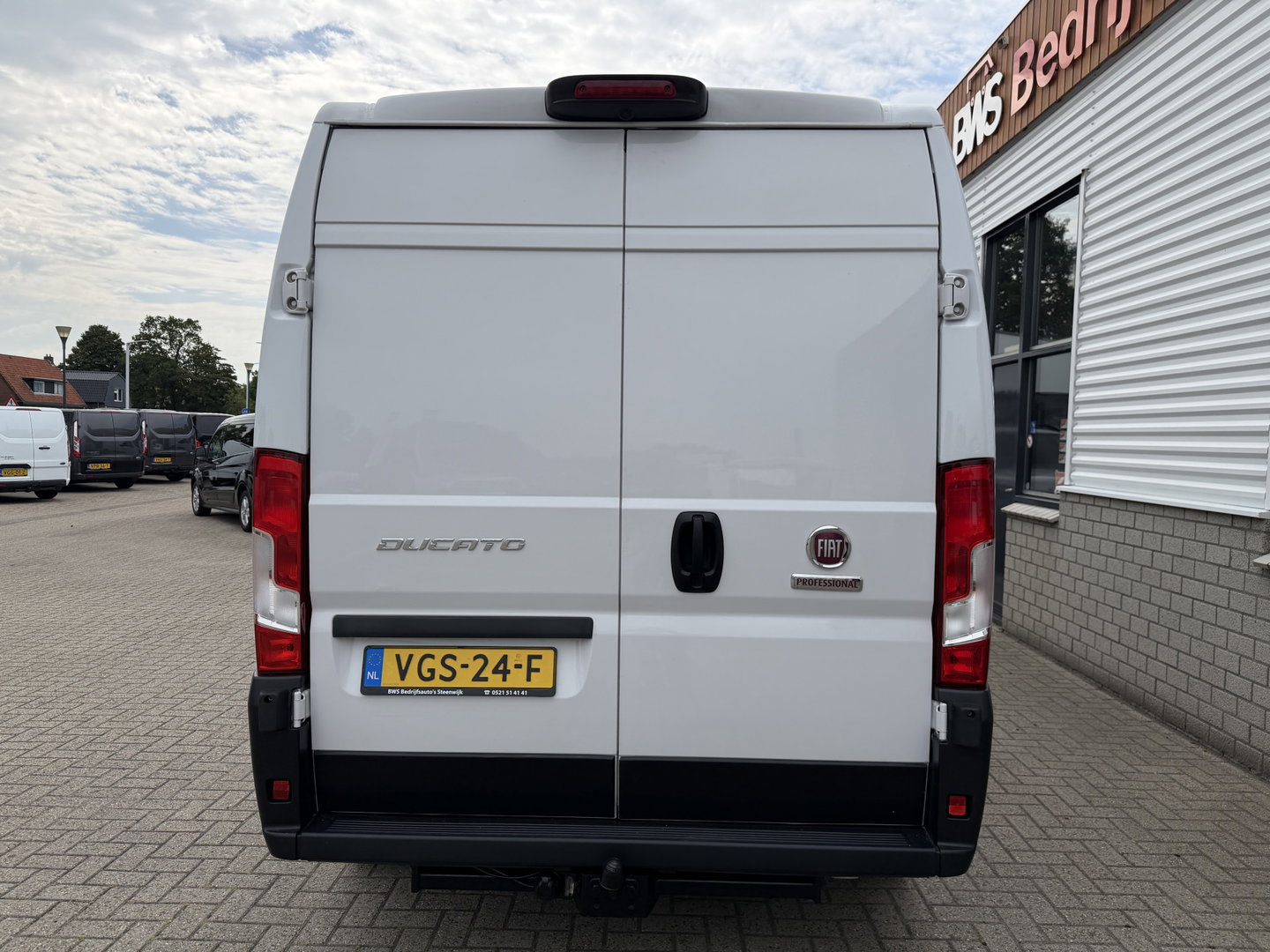 Fiat Ducato 30 2.3 MultiJet L2H2 / vaste prijs rijklaar € 14.950 ex btw / lease vanaf € 252 / lichtmetalen velgen / cruise en climate control / trekhaak / camera / euro 6 / navi