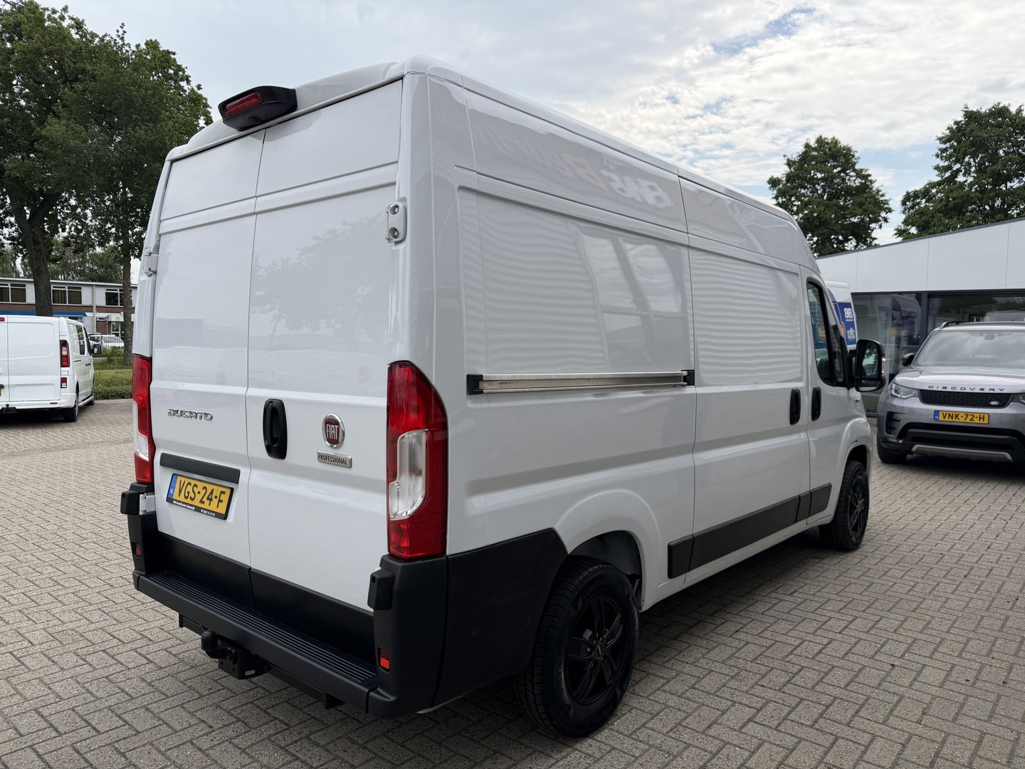 Fiat Ducato 30 2.3 MultiJet L2H2 / vaste prijs rijklaar € 14.950 ex btw / lease vanaf € 252 / lichtmetalen velgen / cruise en climate control / trekhaak / camera / euro 6 / navi