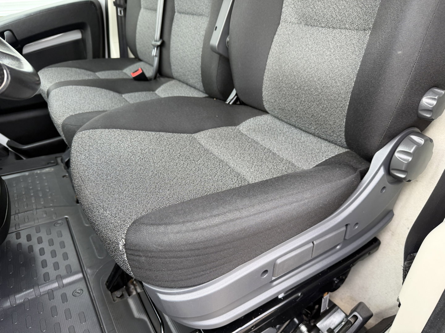 Fiat Ducato 30 2.3 MultiJet L2H2 / vaste prijs rijklaar € 14.950 ex btw / lease vanaf € 252 / lichtmetalen velgen / cruise en climate control / trekhaak / camera / euro 6 / navi