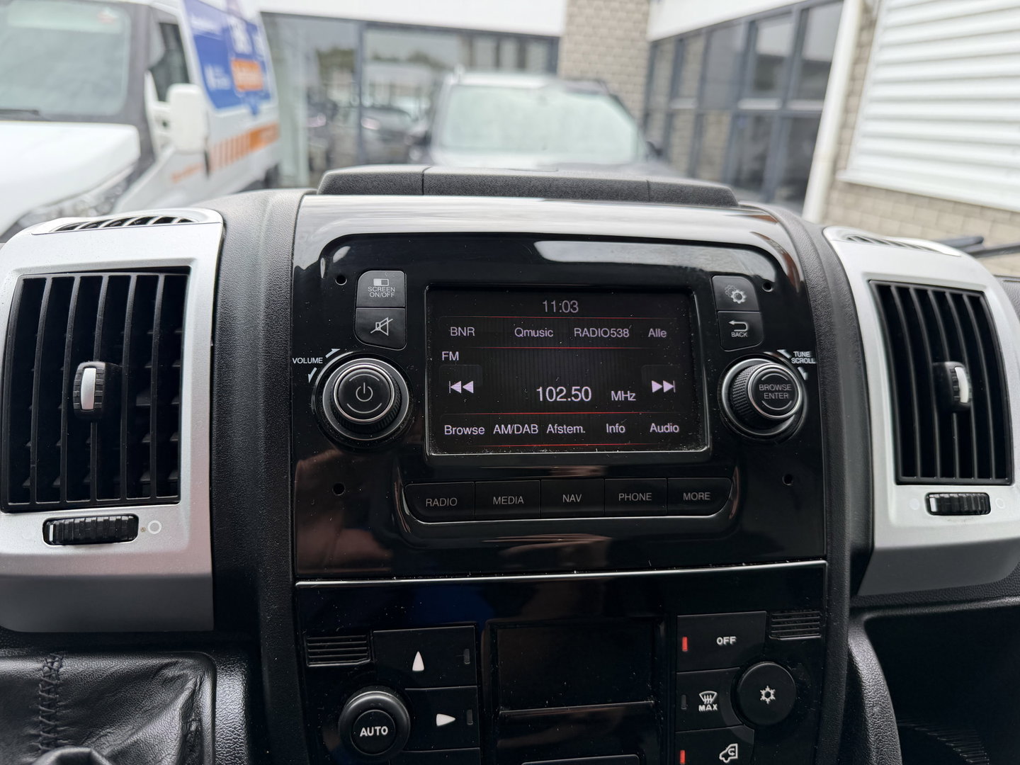Fiat Ducato 30 2.3 MultiJet L2H2 / vaste prijs rijklaar € 14.950 ex btw / lease vanaf € 252 / lichtmetalen velgen / cruise en climate control / trekhaak / camera / euro 6 / navi