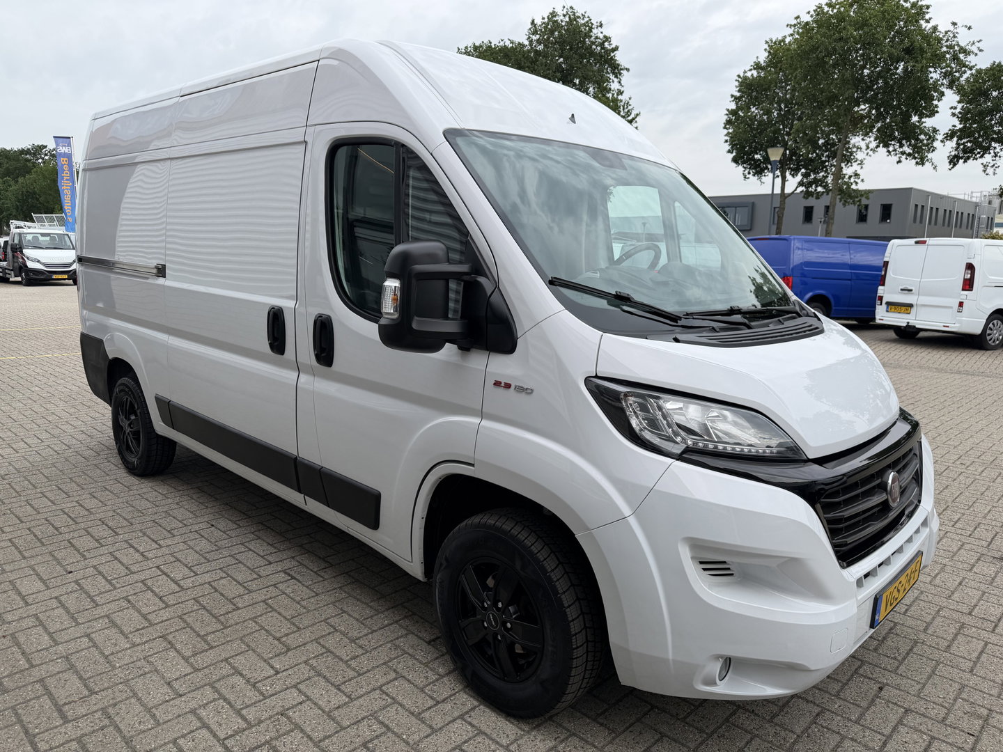 Fiat Ducato 30 2.3 MultiJet L2H2 / vaste prijs rijklaar € 14.950 ex btw / lease vanaf € 252 / lichtmetalen velgen / cruise en climate control / trekhaak / camera / euro 6 / navi