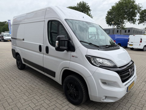 Fiat Ducato 30 2.3 MultiJet L2H2 / vaste prijs rijklaar € 14.950 ex btw / lease vanaf € 252 / lichtmetalen velgen / cruise en climate control / trekhaak / camera / euro 6 / navi