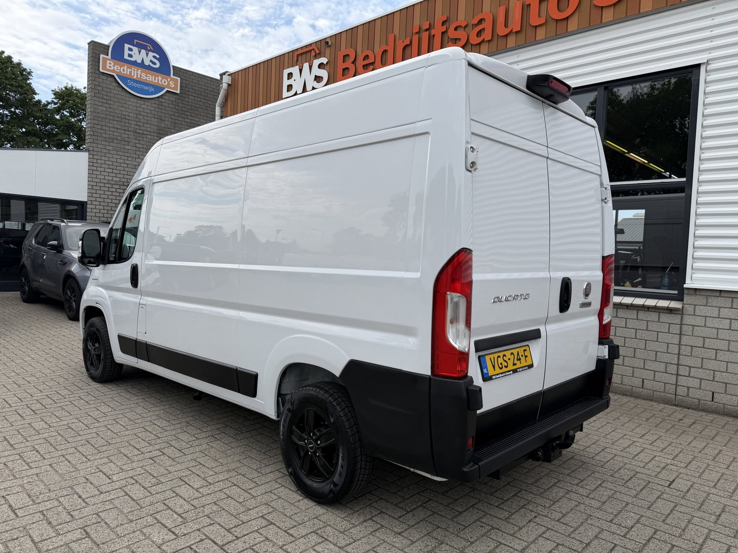 Fiat Ducato 30 2.3 MultiJet L2H2 / vaste prijs rijklaar € 14.950 ex btw / lease vanaf € 252 / lichtmetalen velgen / cruise en climate control / trekhaak / camera / euro 6 / navi
